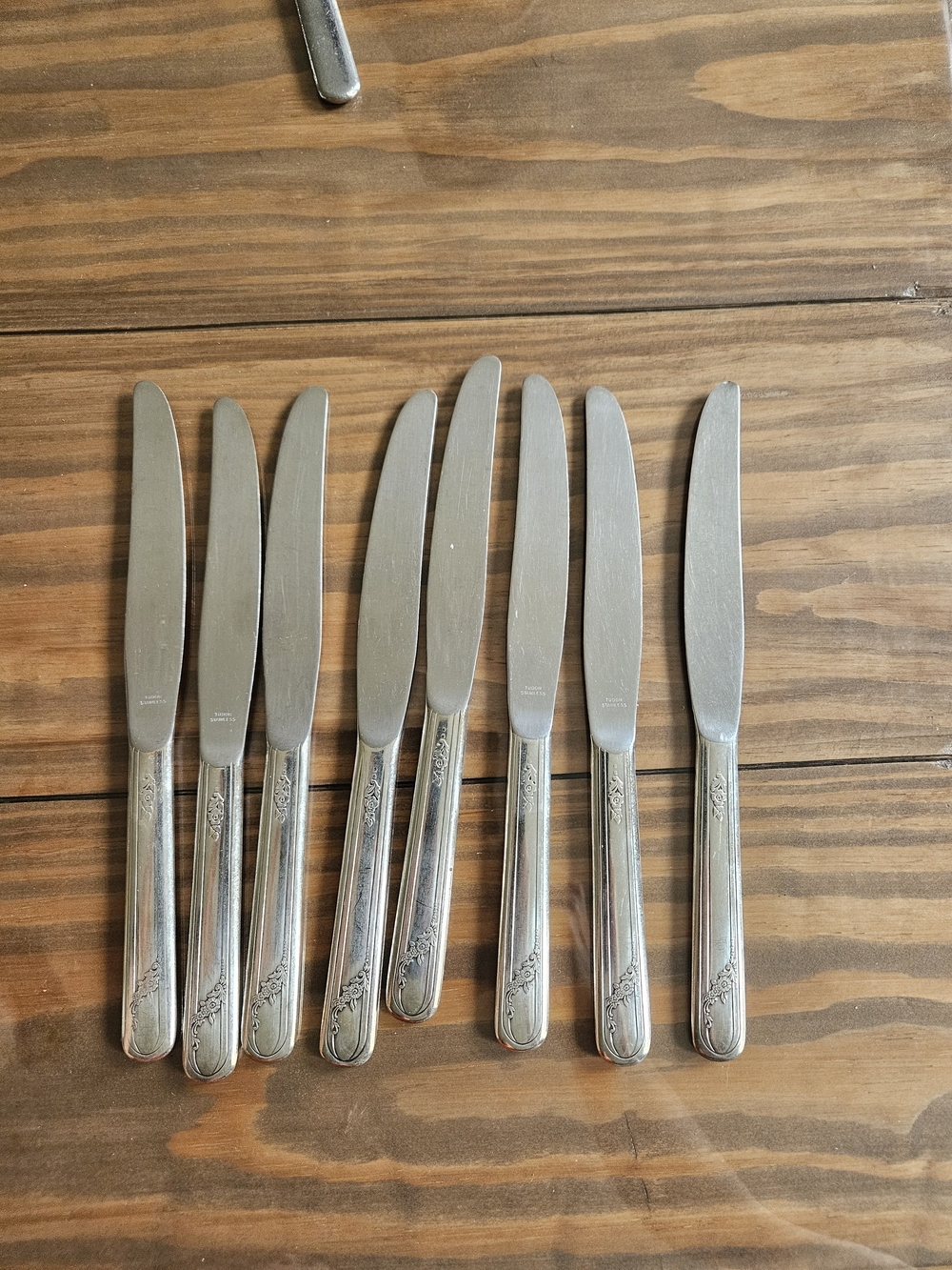 Set of 8 Tudor Stainless Dinner Knives Floral Pattern Vintage Flatware